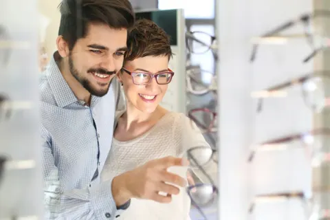 Opticas CRS, salud con descuento