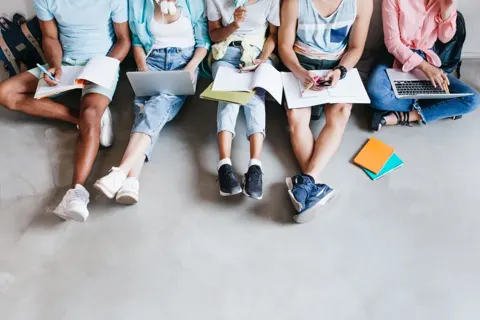 Preuniversitario Pedro de Valdivia, educación con descuento