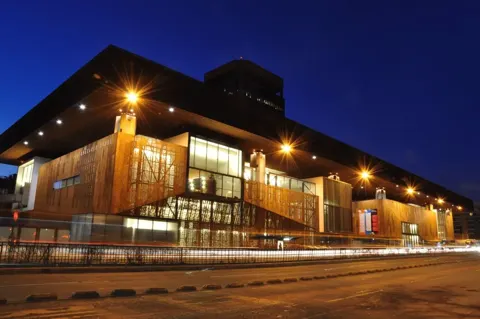 Centro Cultural Gabriela Mistral, GAM, entretención con descuento
